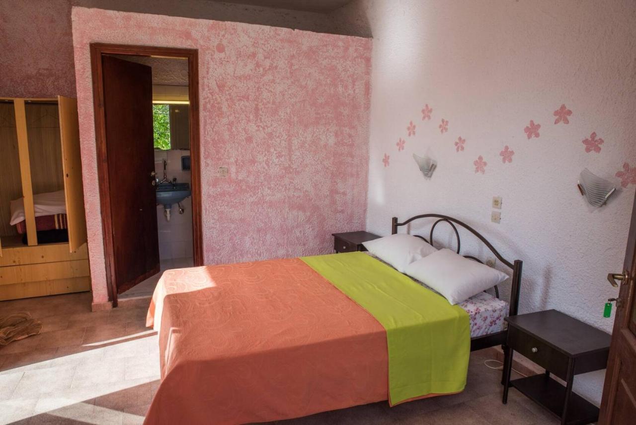 Madalenas B&B Pelekas Exterior photo
